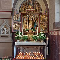 Internationale Marienandacht mit Lichterprozession